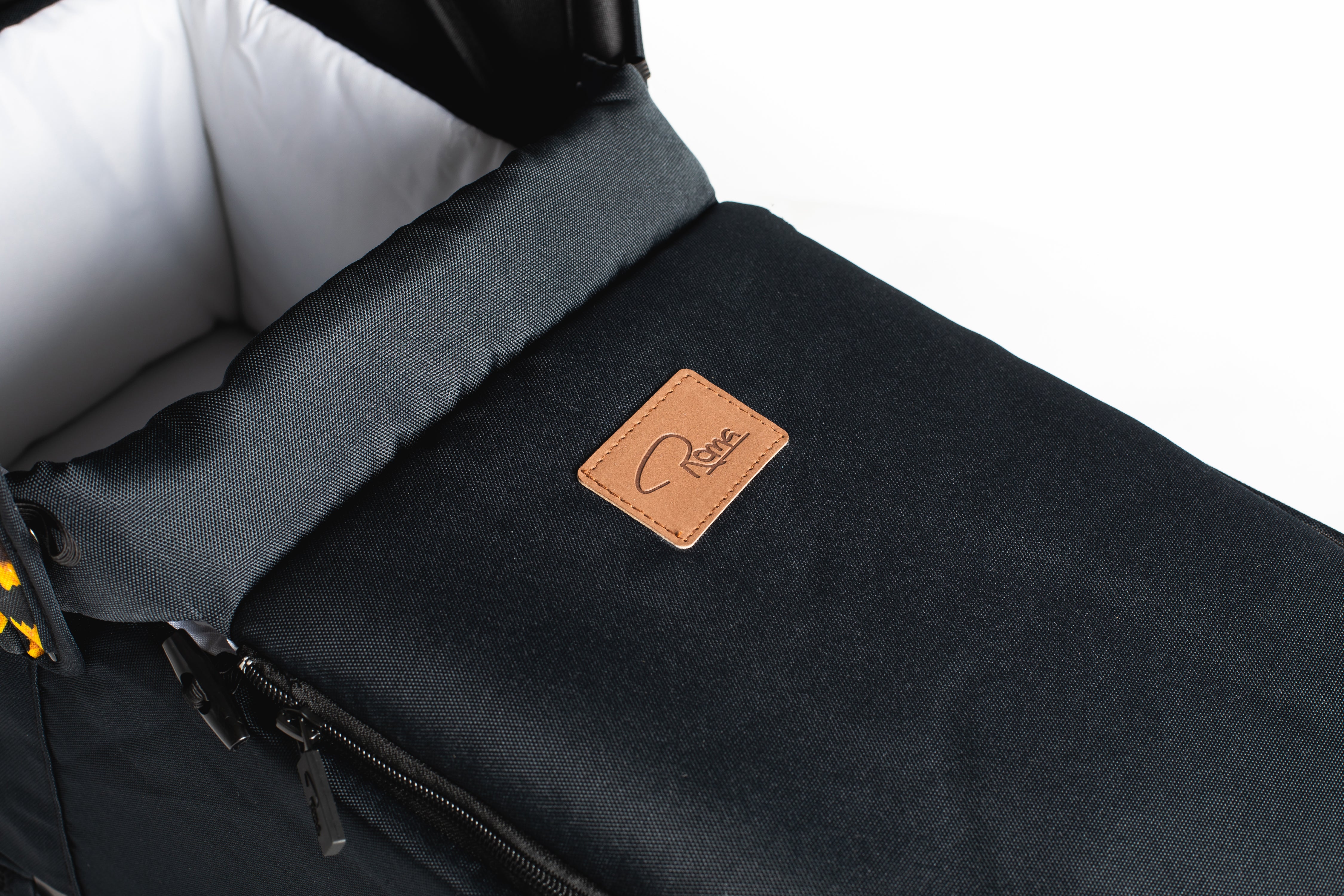 Roma Gemini 2 Carrycot - Jet Black